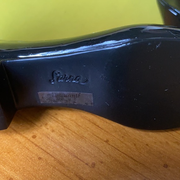 2 Collectible shoe figurines by Sarna Inc - Picture 4 of 9